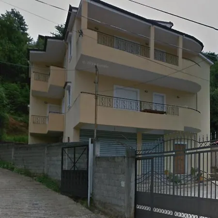Damian And Gerard Guest house *