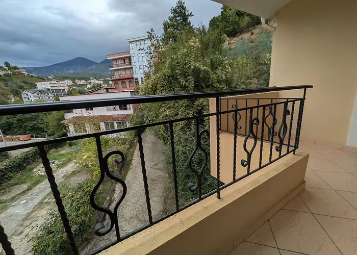 Damian And Gerard 3* Tirana